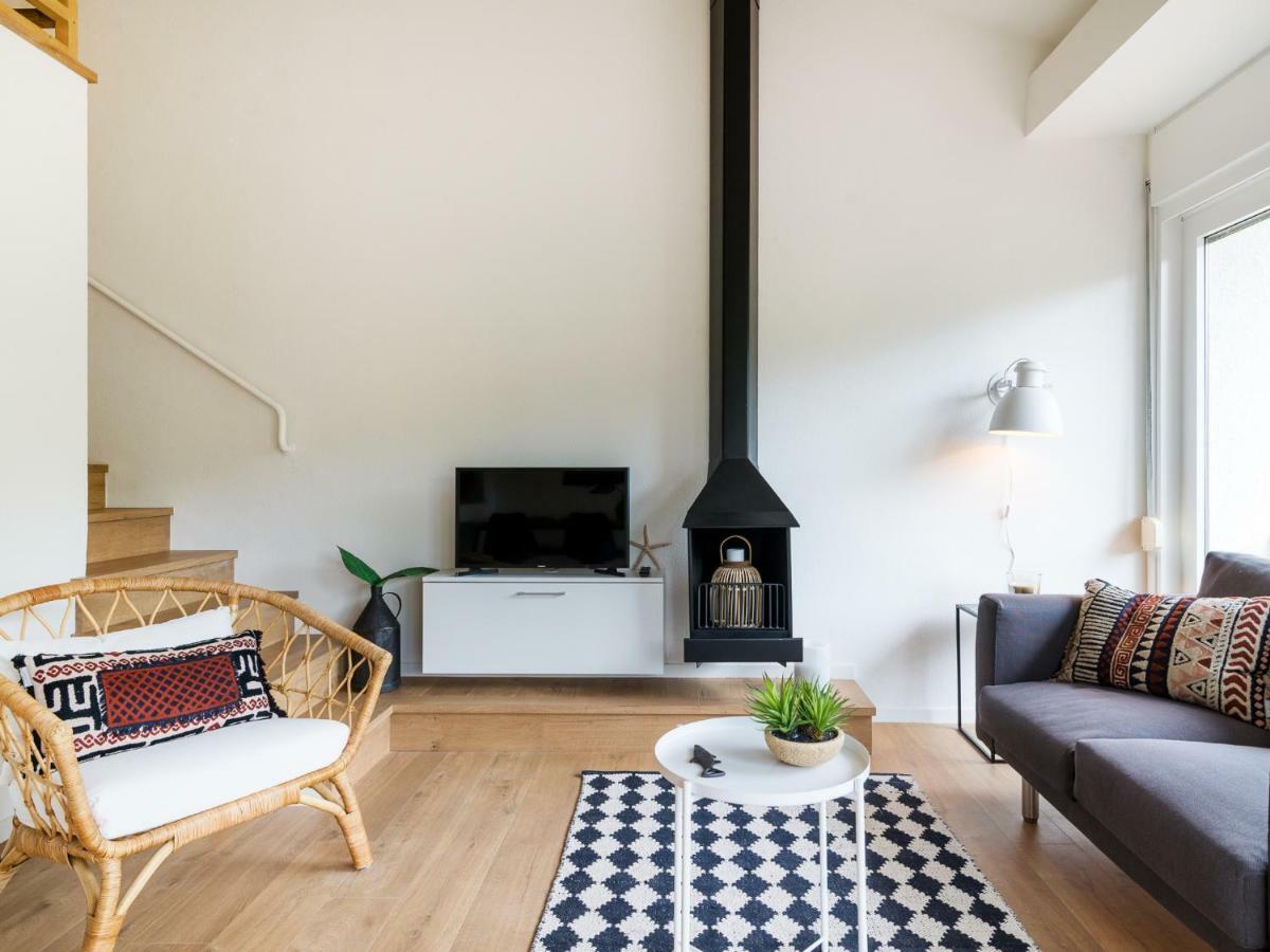 베구르 La Vie En Rouge Sa Riera Duplex, Private Parking 아파트 외부 사진